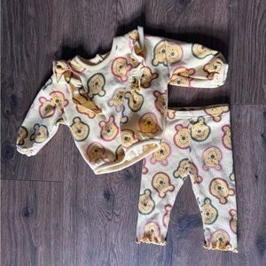 Disney Baby 3-6M Pooh sweatshirt and pant set